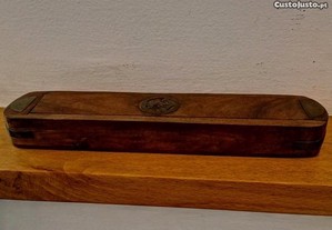 Caixa vintage em madeira para guardar lápis