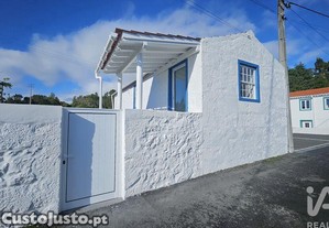 Casa / Villa T1 em Lajes do Pico de 60 m²