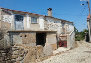Casa para restauro em Adobispo, Penedono