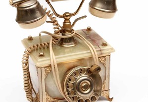 Telefone antigo em mármore