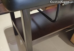 Uma cama de massagems
