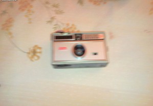 Maquina de fotos antiga Kodak instanmatic com corda