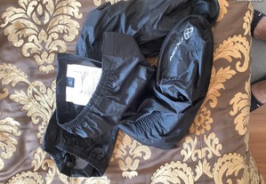 Calçado impermeável de motociclista (oferta de portes)