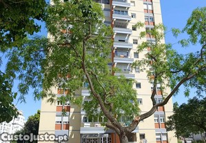 Apartamento T3 totalmente Remodelado e Equipado Rua Cidade de Bolama