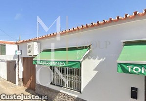 Espao Comercial - Supermercado em pleno funcionamento - 216m2 - Mouro