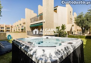 Moradia moderna V6 em condomínio com piscina. Perto de Vilamoura e praias, Algarve