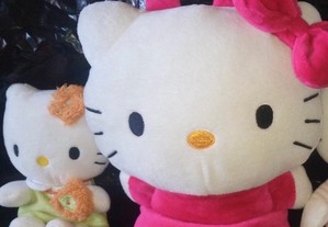 2 Peluches Hello Kitty Sanrio