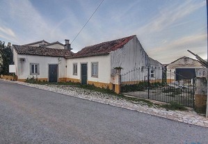 Casa de aldeia T4 em Leiria de 186,00 m²