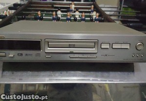 Leitor DVD Onkyo DV S535