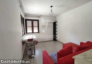Apartamento t1 na fonte da prata.