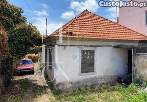 MORADIA TÉRREA T3 |Para Recuperar |Centro Funchal