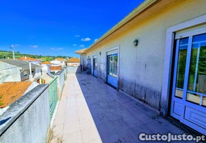 T2 com Terraço na Roliça