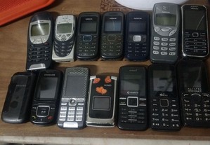 Vários telemóveis de 9 a 90