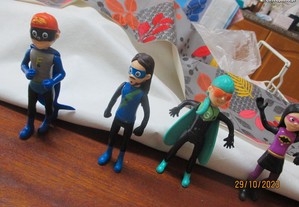 4 bonecos em pvc - 4 super heróis