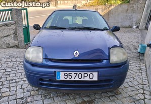 Renault 4 - Clio - 00