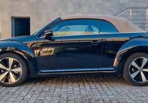 VW New Beetle Cabriolet 1.6tdi Design - 14