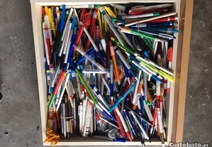 Coleção de canetas (696)