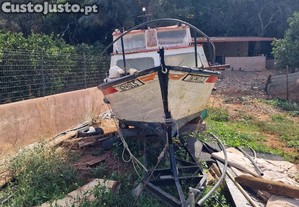 Barco 6m em Madeira  Com Documentos  Para Restauro Total (Motor Includo)