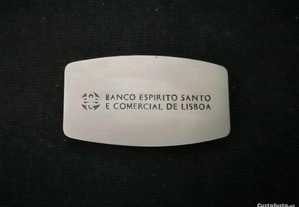 Antigo e curioso clip em metal para notas gravação do Banco Espírito Santo & Comercial de Lisboa