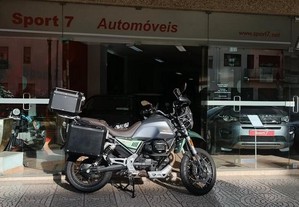 Moto Guzzi V85TT Centenario