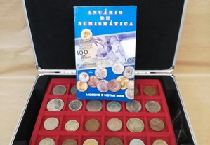 Conjunto de moedas antigas