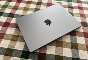 MacBook Pro de 14 polegadas com GARANTIA APPLE - 32GB 1TB