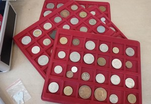 Conjunto de moedas antigas
