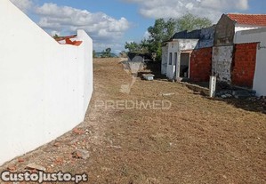 Terreno urbano com 1.560 m2 em alpiarça, santarém.