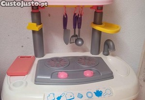 Cozinha com acessrios includos