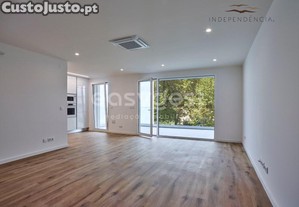 Apartamentot2 Com Terrao- Situado Na Nazar