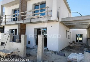 2 suítes, cozinha equipada, ar cond. completo, open space: 35m2
