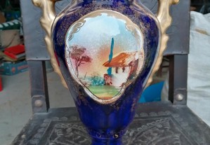 jarra grande antiga em porcelana