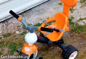 Triciclo de criança com cinto de segurança impecável