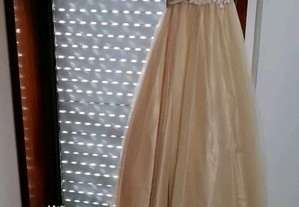 Vestido Noiva com saiote e véu - Amour Glamour
