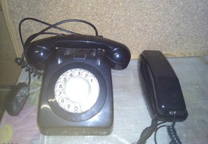 telefones fixos vintage em preto vermelho verde e creme