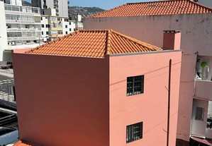 Prédio T2 em Madeira de 107,00 m²