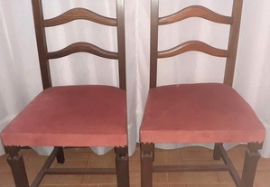 Cadeiras em mogno em bom estado(20EUR cada)