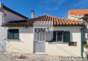 Moradia T1 de rs do cho e cave a 700 m do Hospital de Vila Real