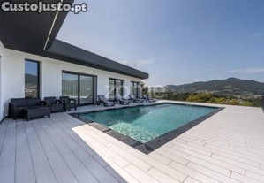 Moradia T3 De Luxo Com Piscina Aquecida Entre...