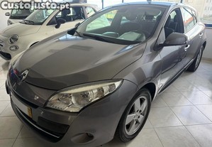 Renault Mgane 1.5 - 09