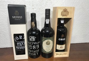4 garrafas de vinho do Porto