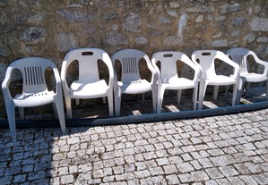 Cadeiras plásticasde jardim 6