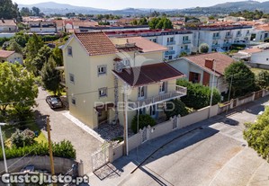 Moradia individual t5 com elevador e terreno   merelim s. paio, braga