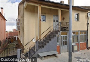 Casa / Villa T4 em Mogadouro, Valverde, Vale de Porco e Vilar de Rei de 85 m²