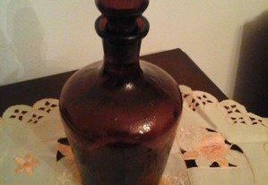 Antiga garrafa licoreira vidro trabalhado
