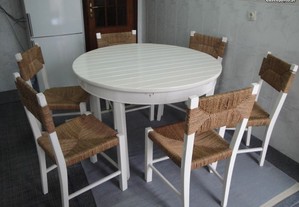 Mesa de cozinha em pinho lacada Branco + 6 cadeiras