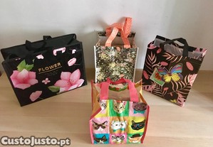 Lote de 4 sacos r�gidos para compras prendas natal etc.