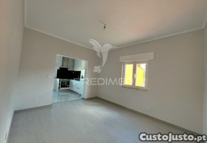 Moradia isolada renovada em granja do ulmeiro, coimbra