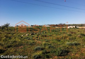 Terreno Com Ruínas