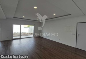 Excelente moradia t3+1 com area exterior.